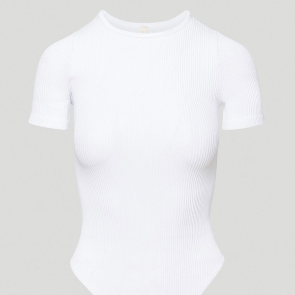 ARITZIA SEAMLESS BODYSUIT - Picture 4 of 4